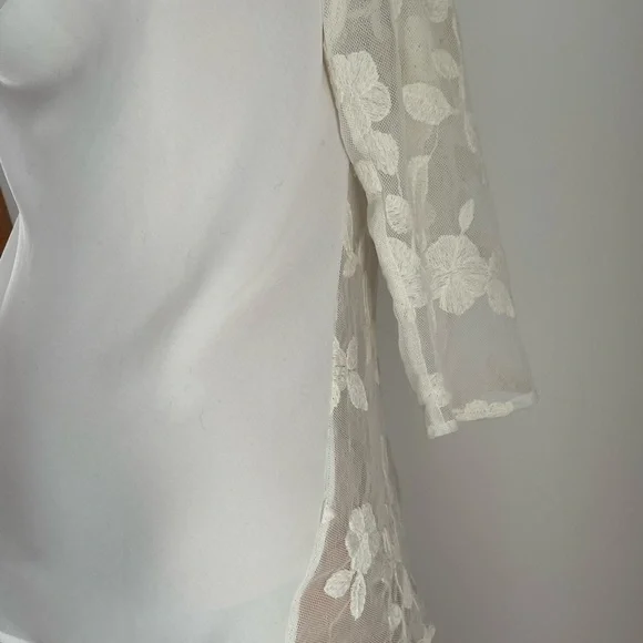 S Zelda feminine blouse lace and soft drape - Picture 5 of 5